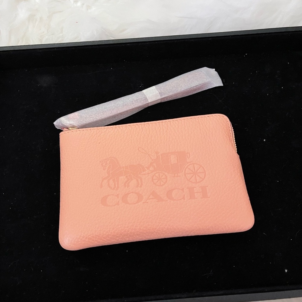 NWT Pebble Leather Coach Wristlet